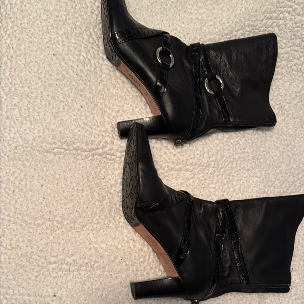 Elegant Black Leather Women's Boots